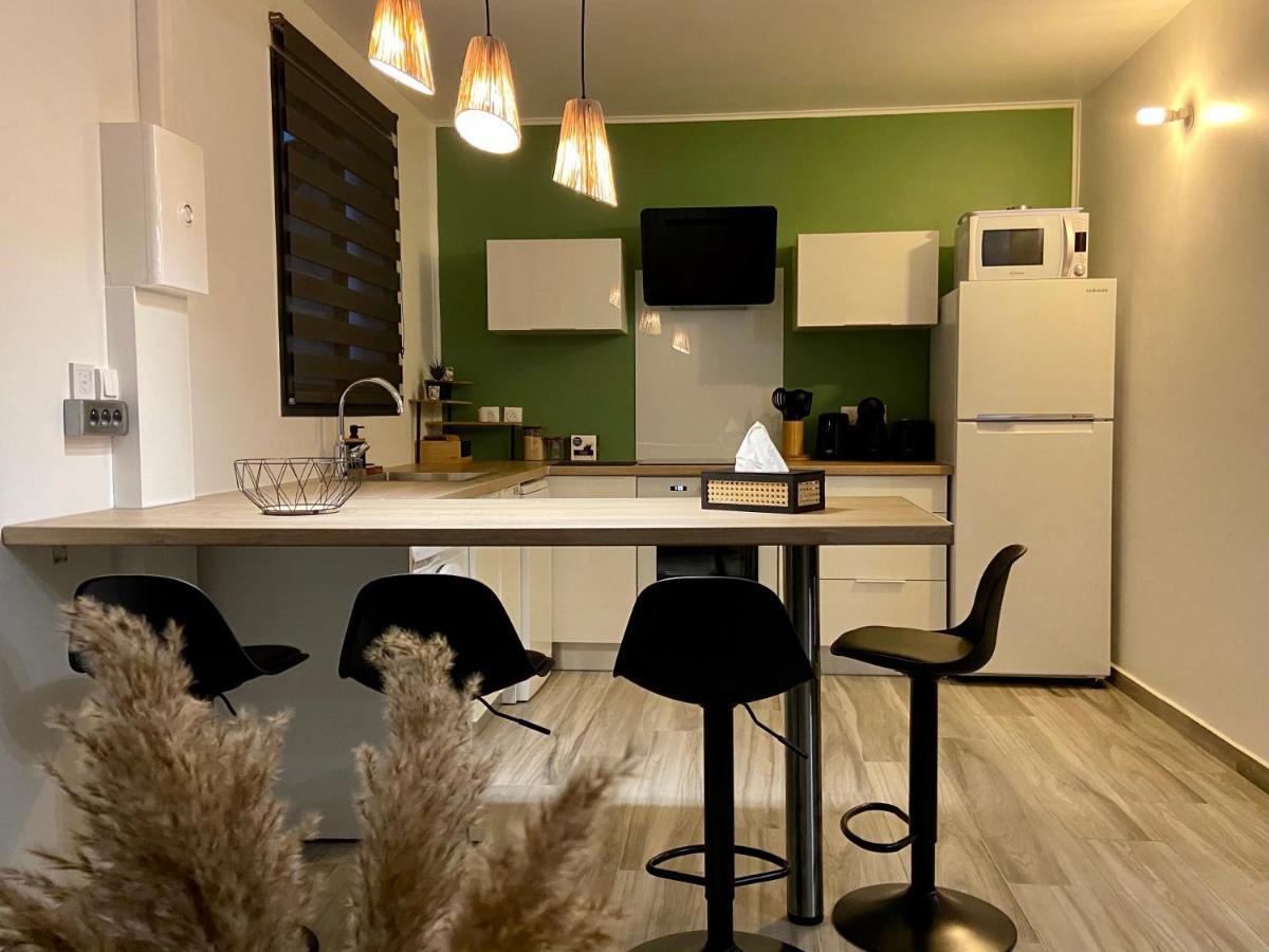 Ti Karet - Charmant Logement Avec Jacuzzi Et Vue Mer Terre-De-Haut Dış mekan fotoğraf